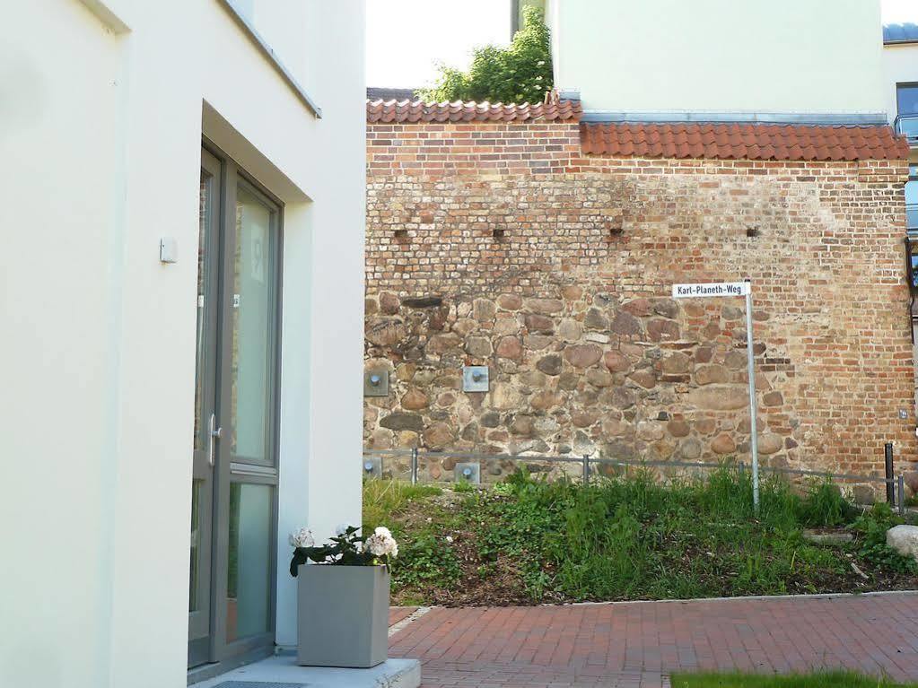 Ferienwohnung An Der Historischen Stadtmauer Росток Экстерьер фото