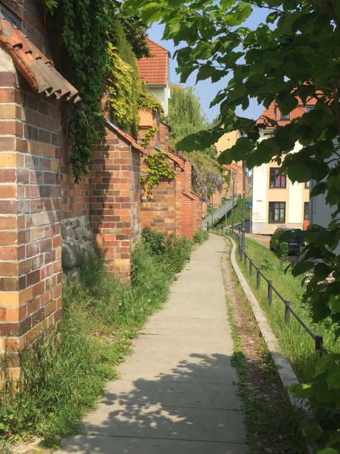 Ferienwohnung An Der Historischen Stadtmauer Росток Экстерьер фото